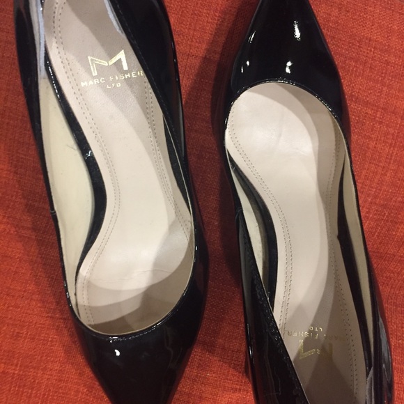 MARC FISHER Block Heel Pointy Toe Pump - Picture 5 of 5